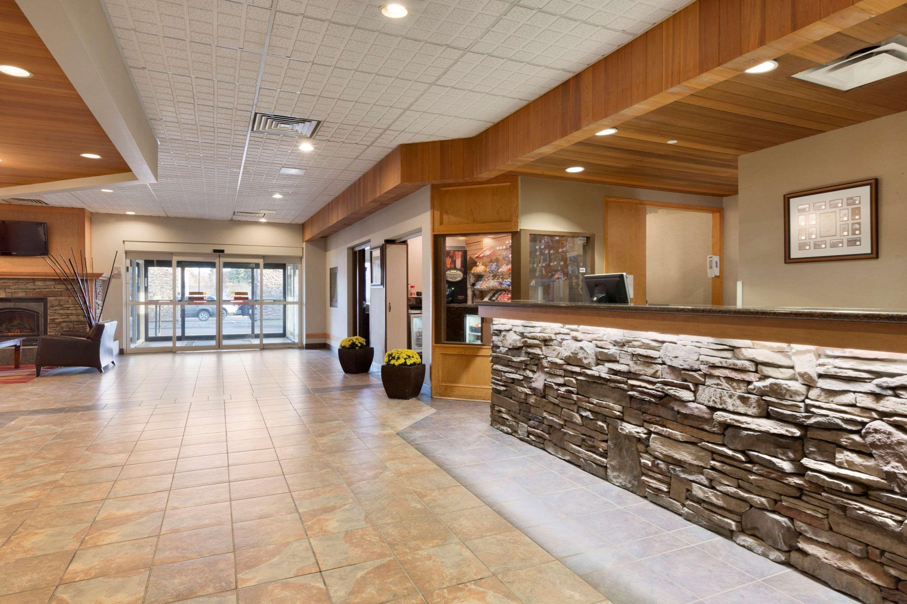 Border Inn & Suites Lloydminster Zewnętrze zdjęcie