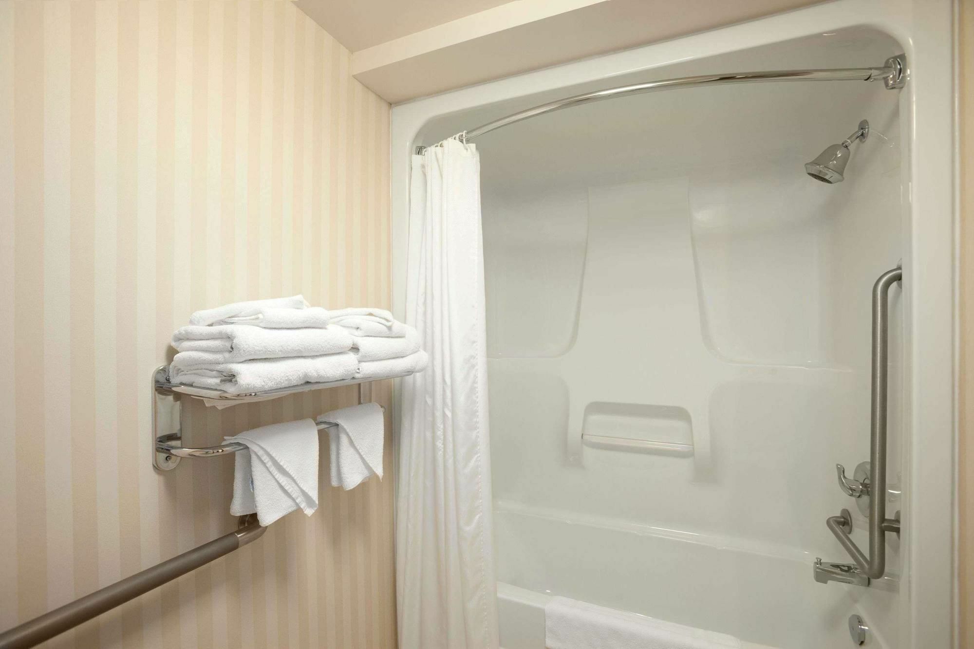 Border Inn & Suites Lloydminster Zewnętrze zdjęcie